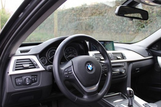 BMW 3-serie Touring - 318d Business AUTOMAAT | HARMAN KARDON | LEDER | GR. NAVI PRO - 1