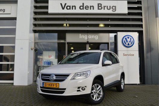 Volkswagen Tiguan - 1.4 TSI 150pk Comfort&Design | Navigatie | Airco | Cruise control | Trekhaak | 1 - 1