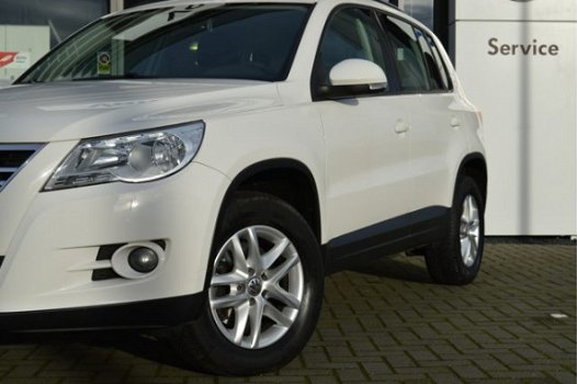 Volkswagen Tiguan - 1.4 TSI 150pk Comfort&Design | Navigatie | Airco | Cruise control | Trekhaak | 1 - 1