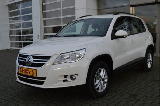 Volkswagen Tiguan - 1.4 TSI 150pk Comfort&Design | Navigatie | Airco | Cruise control | Trekhaak | 1 - 1