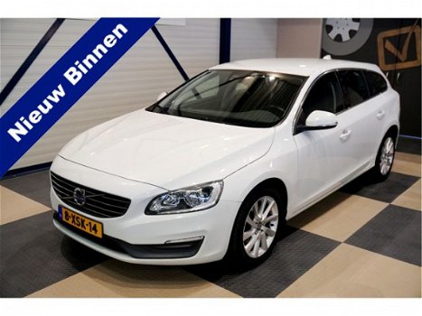 Volvo V60 - 2.0 D4 133kW/181pk 6-bak Momentum CLIMA + CRUISE + NAVI SENSUS + SPORTHALFLEER + FAMILY - 1