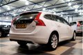 Volvo V60 - 2.0 D4 133kW/181pk 6-bak Momentum CLIMA + CRUISE + NAVI SENSUS + SPORTHALFLEER + FAMILY - 1 - Thumbnail