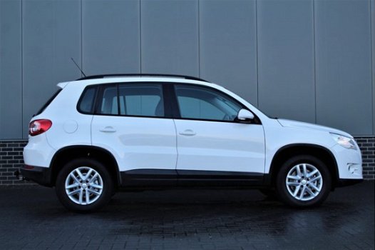 Volkswagen Tiguan - 2.0TSI 170PK Comfort&Design 4Motion | Trekhaak | Leder interieur | Cruise *Rijkl - 1