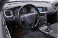 Volvo V60 - 2.0T Nederlandse Auto 1e Eigenaar Navigatie EClimate Control Lichtmetalen velgen - 1 - Thumbnail