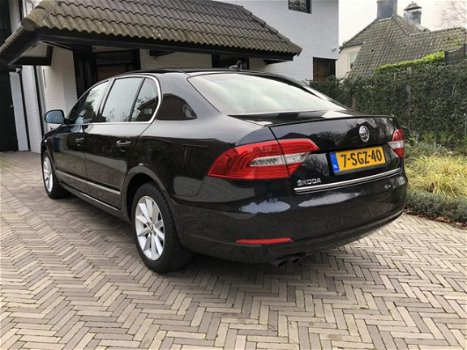 Skoda Superb - 1.6 TDI Clima Navigatie Leder Xenon Stoelverw - 1