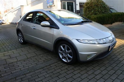 Honda Civic - 1.8I-VTEC COMFORT - 1