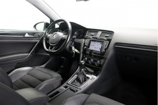 Volkswagen Golf Variant - 1.2 TSI Business Edition 6-bak Half-Leder Navigatie Camera Stoelmassage - 1