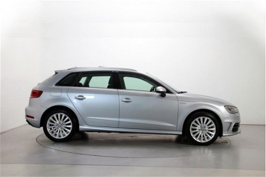 Audi A3 Sportback - 1.4 E-Tron 204pk Pro Line Plus Panoramadak Navigatie Stoelverwarming - 1