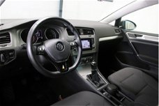 Volkswagen Golf - 1.6 TDI Comfortline BlueMotion Navigatie Parkeersensoren Climate Control