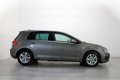 Volkswagen Golf - 1.6 TDI Comfortline BlueMotion Navigatie Parkeersensoren Climate Control - 1 - Thumbnail