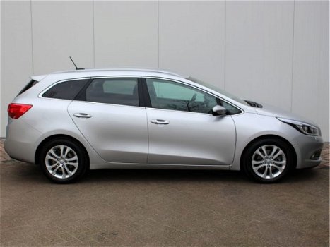 Kia Cee'd - 1.6 GDI Automaat Super Pack Premium - 1