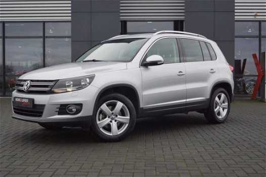 Volkswagen Tiguan - 1.4 TSI 122PK BMT SPORT en STYLE / Navi / Trekhaak - 1