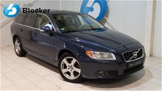 Volvo V70 - 2.0 D3 Momentum Airco Trekhaak Leer