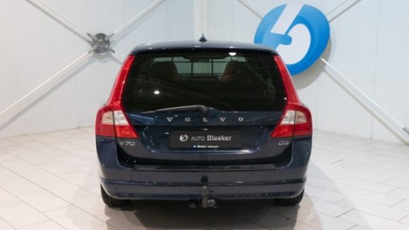 Volvo V70 - 2.0 D3 Momentum Airco Trekhaak Leer - 1