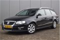 Volkswagen Passat Variant - 2.0 FSI Sportline Clima Trekhaak Radio/CD Parrot Stuurwielbediening Lmv - 1 - Thumbnail