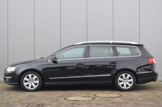 Volkswagen Passat Variant - 2.0 FSI Sportline Clima Trekhaak Radio/CD Parrot Stuurwielbediening Lmv - 1