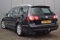 Volkswagen Passat Variant - 2.0 FSI Sportline Clima Trekhaak Radio/CD Parrot Stuurwielbediening Lmv - 1 - Thumbnail