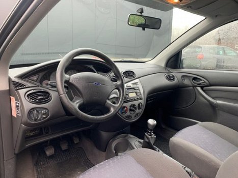 Ford Focus - 2.0I 16v Airco 1 jaar APK - 1