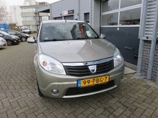 Dacia Sandero - 1.2 Lauréate - AIRCO - NL AUTO - GARANTIE - NIEUWE DISTRIBUTIE RIEM