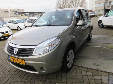 Dacia Sandero - 1.2 Lauréate - AIRCO - NL AUTO - GARANTIE - NIEUWE DISTRIBUTIE RIEM - 1