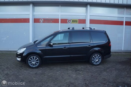 Ford Galaxy - 2.0-16V Ghia / Panoramadak/Navigatie / 7pers - 1