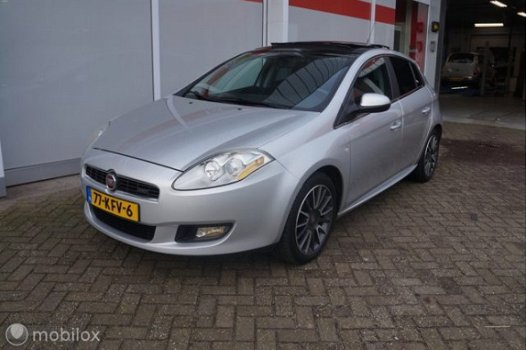 Fiat Bravo - 1.4 T-Jet Racing automaat Panorama / Volle auto - 1