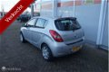 Hyundai i20 - 1.2i DynamicVersion Airco / 5 deurs - 1 - Thumbnail