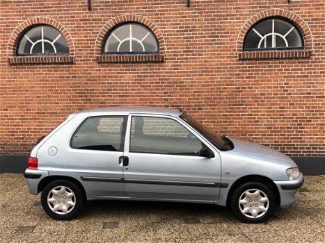 Peugeot 106 - 1.1 XT AIRCO STUURBEKRACHTEGING NL AUTO - 1