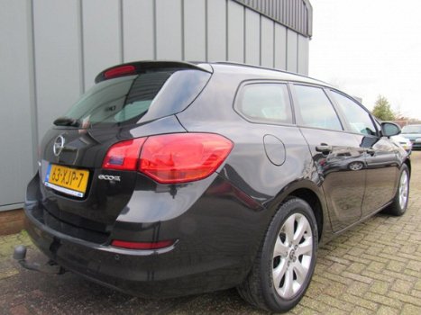 Opel Astra Sports Tourer - 1.7 CDTi Cosmo //APK//NAP//Airco//Navi//Cruise//6Bak//CV+AB//Elec.Ramen// - 1