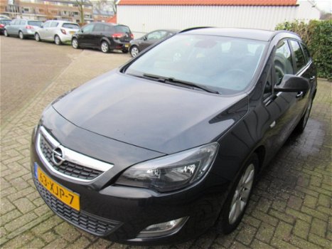 Opel Astra Sports Tourer - 1.7 CDTi Cosmo //APK//NAP//Airco//Navi//Cruise//6Bak//CV+AB//Elec.Ramen// - 1