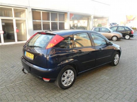 Ford Focus - 1.6-16V Futura - 1