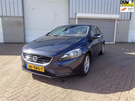 Volvo V40 - 1.6 D2 Momentum Airco Automaat NAVI 2014 NAP - 1