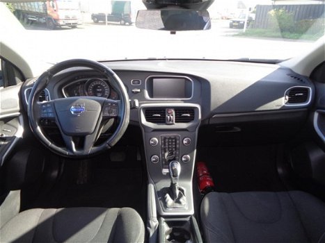 Volvo V40 - 1.6 D2 Momentum Airco Automaat NAVI 2014 NAP - 1