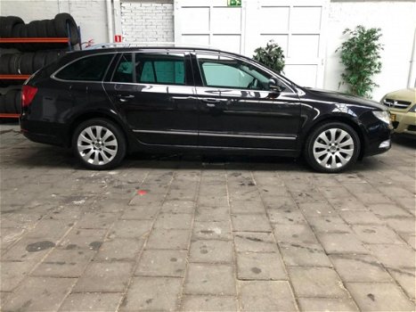 Skoda Superb - 1.8e TSI Elegance Businessline *NAV*AUT - 1