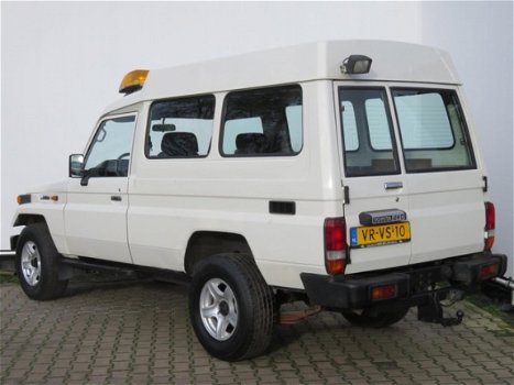 Toyota Land Cruiser - H.Duty 4.2 Hardtop Long HR Ex. BTW - 1