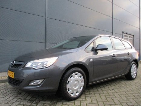 Opel Astra Sports Tourer - Winterbanden/Navi/1.4 Turbo Bns + - 1