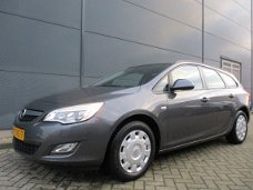 Opel Astra Sports Tourer - Winterbanden/Navi/1.4 Turbo Bns +