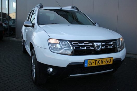 Dacia Duster - 1.2 TCe 125PK 4x2 Prestige Navi/Trekhaak/Bluetooth/Parkeerhulp - 1