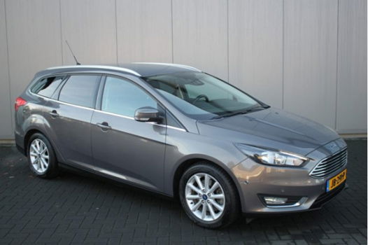 Ford Focus Wagon - 150PK EcoB. Titanium Navi/Winter-pack/Parkeerhulp/Trekhaak - 1