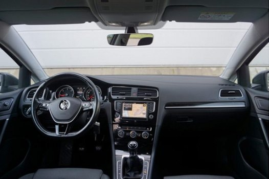 Volkswagen Golf Variant - 1.6 TDI 110pk Highline + Navigatie + App-Connect - 1