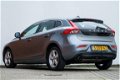 Volvo V40 - 2.0 D4 Momentum Business 2014 Trekhaak dealer onderhouden - 1 - Thumbnail