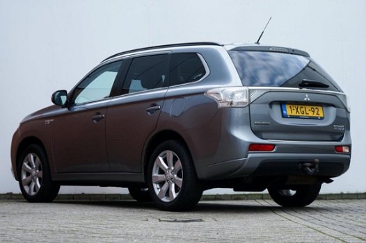 Mitsubishi Outlander - 2.0 PHEV Executive Edition 2014 1e eigenaar - 1