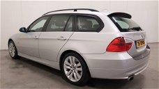 BMW 3-serie Touring - 318i Business Line NAVI/CRUISE/CLIMA/PDC/LMV