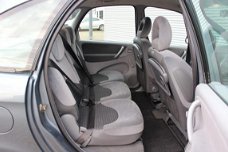 Citroën Xsara Picasso - 1.6i-16V Caractère Airco, Trekhaak, Nieuwe APK