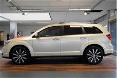 Fiat Freemont - 2.0 MultiJet 16V AWD Lounge 200pk, 7 persoons , leder, panorama dak , parelmoer lak