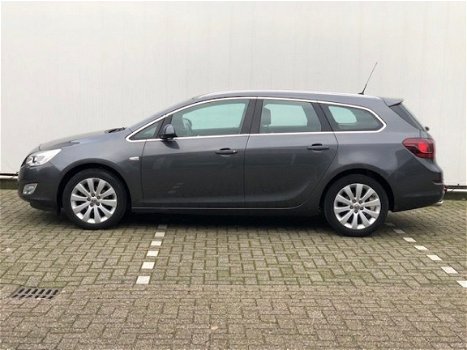 Opel Astra Sports Tourer - 1.4 Turbo 140PK Cosmo met Trekhaak / Dealer Onderhouden - 1