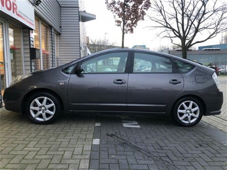 Toyota Prius - 1.5 VVT-i Tech Edition Navigatie Camera zelfparkeersysteem - 1