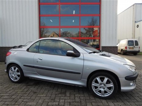 Peugeot 206 CC - 2.0-16V , Dealer onderhouden, Leer, Clima - 1