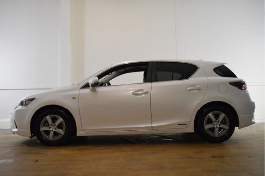 Lexus CT 200h - 