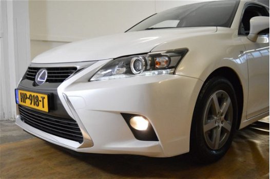 Lexus CT 200h - 